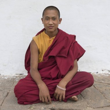 Budist rahip Chimi Lhakhang, Punakha, Bhutan oturan