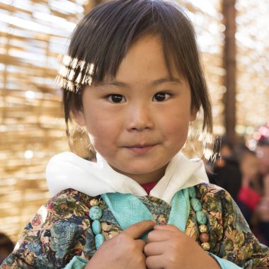 Küçük bir kız: Paro, Bhutan portresi