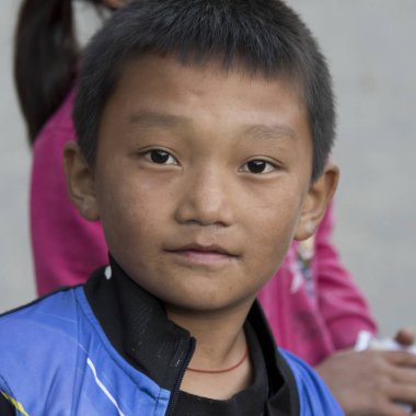 Küçük bir çocuk,: Paro, Bhutan portresi