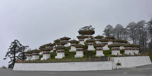 ドゥルック ギャル Chortens ドチュラ峠 ブータンのビュー — ストック写真