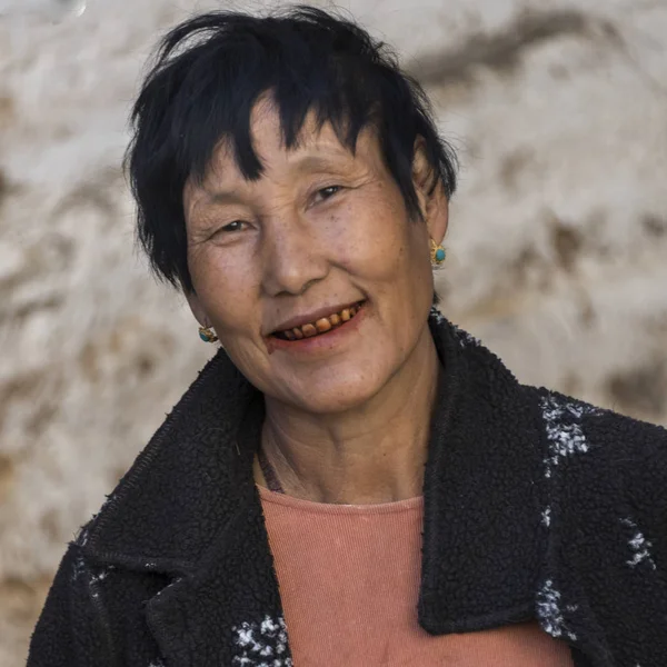 Retrato Una Anciana Sonriendo Paro Bután — Foto de Stock