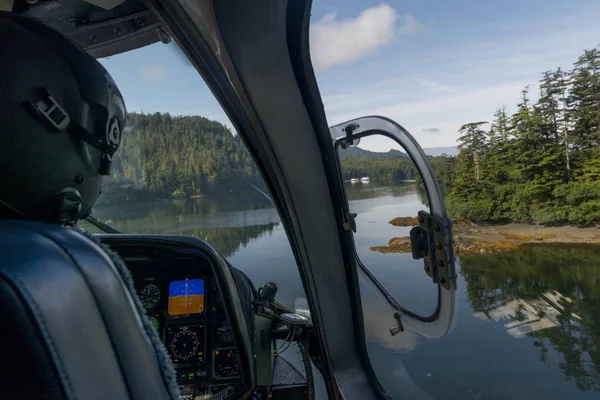 Pilot Lecący Śmigłowców Sikorsky Skeena Queen Charlotte Regional District Haida — Zdjęcie stockowe