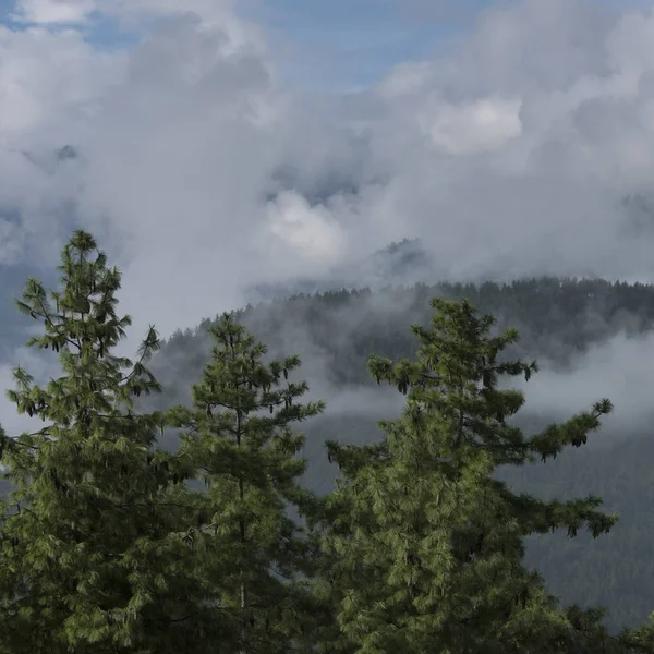 Moln Över Bergskedjan Paro Paro District Paro Valley Bhutan — Stockfoto