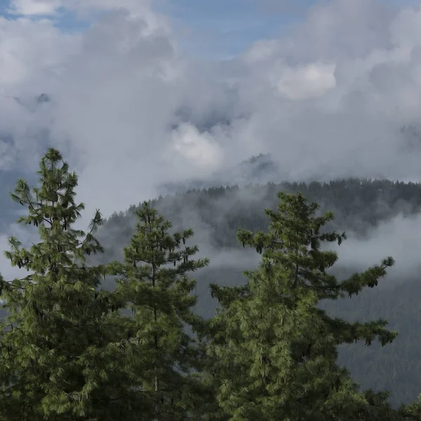 Chmury Nad Pasmo Górskie Paro Paro District Dolina Paro Bhutan — Zdjęcie stockowe
