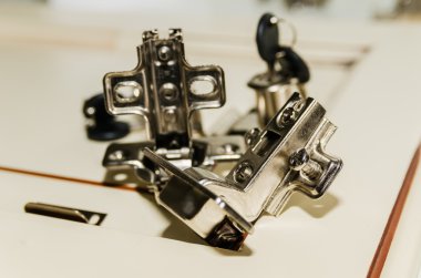 Kapılar için donanım krom metal kümesi