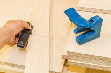 Yönetim Kurulu Sunta parçalar kesip