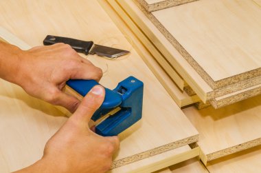 Yönetim Kurulu Sunta parçalar kesip