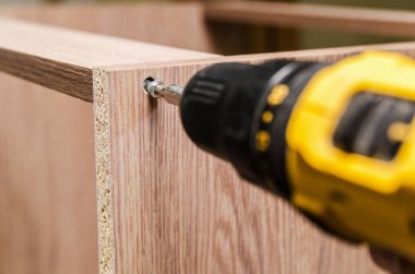 mobilya elektrikli araçların montajı