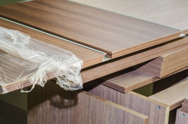 Yönetim Kurulu Sunta parçalar kesip