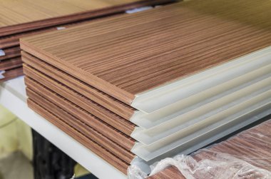 Yönetim Kurulu Sunta parçalar kesip