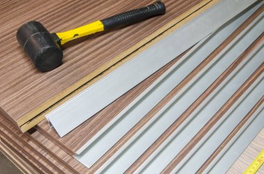 Yönetim Kurulu Sunta parçalar kesip