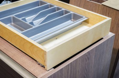 mobilya elektrikli araçların montajı