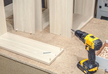 mobilya elektrikli araçların montajı