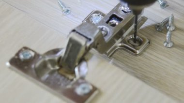 mobilya elektrikli araçların montajı