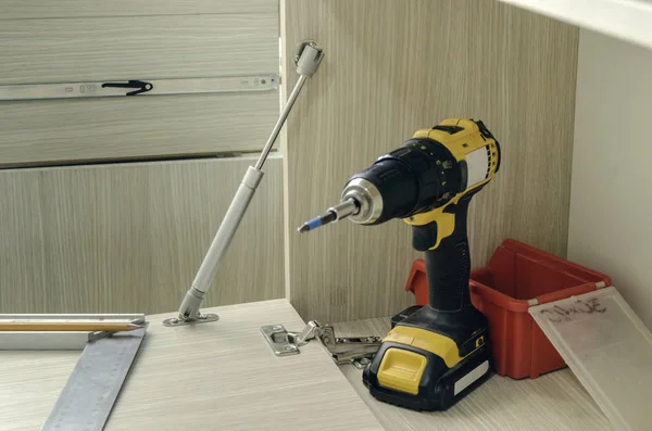 Yönetim Kurulu Sunta parçalar kesip