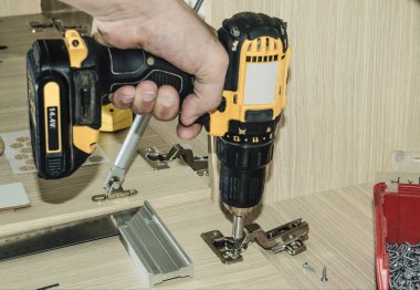 Yönetim Kurulu Sunta parçalar kesip