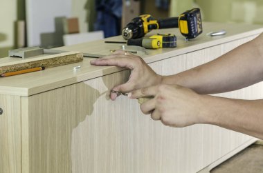 Yönetim Kurulu Sunta parçalar kesip