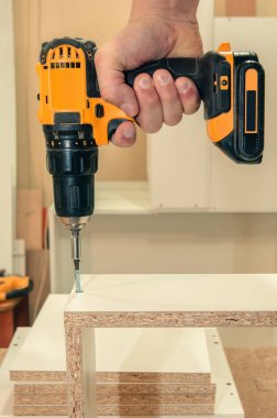 Yönetim Kurulu Sunta parçalar kesip