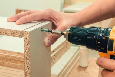 Yönetim Kurulu Sunta parçalar kesip