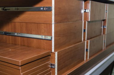 Yönetim Kurulu Sunta parçalar kesip