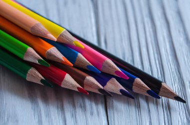 renkli kalemler yakın plan