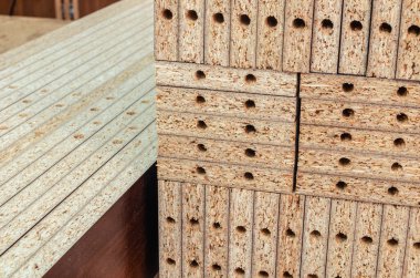 tahta yonga mobilya üretimi için parçalar kesti