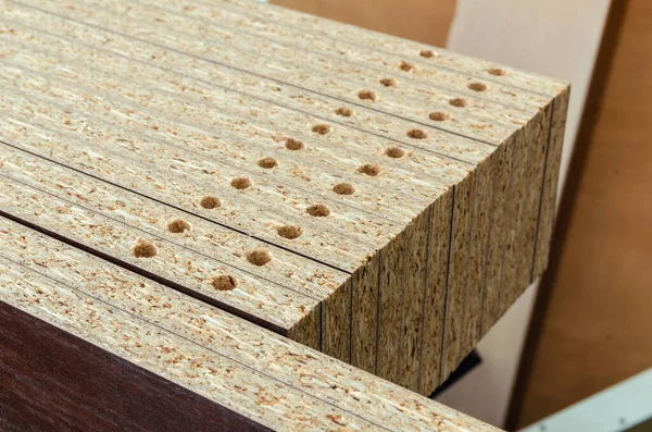 Peças de corte de aglomerado de papelão para produção de móveis — Fotografia de Stock