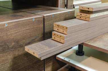 tahta yonga mobilya üretimi için parçalar kesti