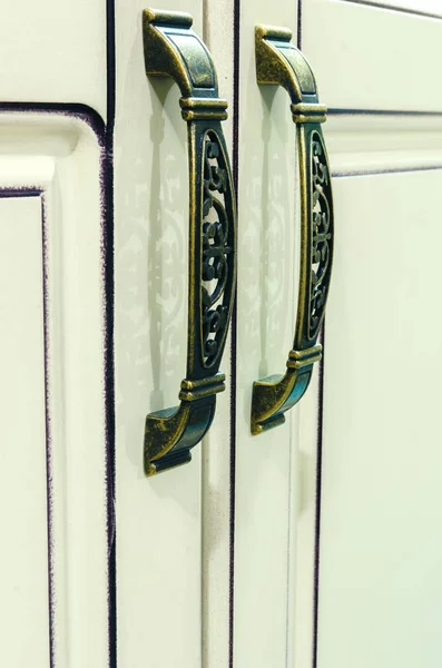 Maçanetas da porta para a produção de móveis, bronze enegrecido — Fotografia de Stock