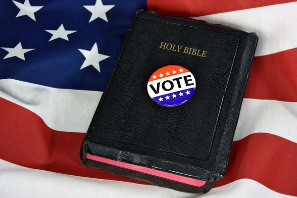 Vote button on Bible — Stock Photo, Image