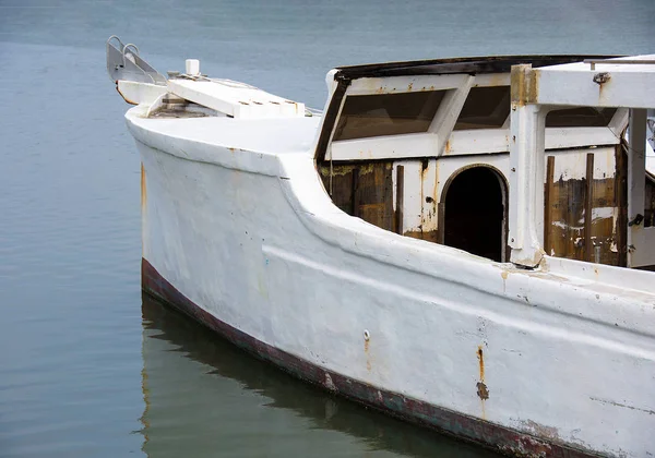 Vernachlässigtes Fischerboot — Stockfoto