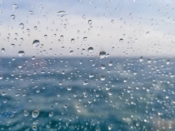 在窗口上的雨滴 — 图库照片