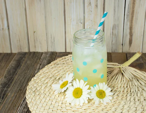 Lemonade in polka dot mason jar — Stock Photo, Image