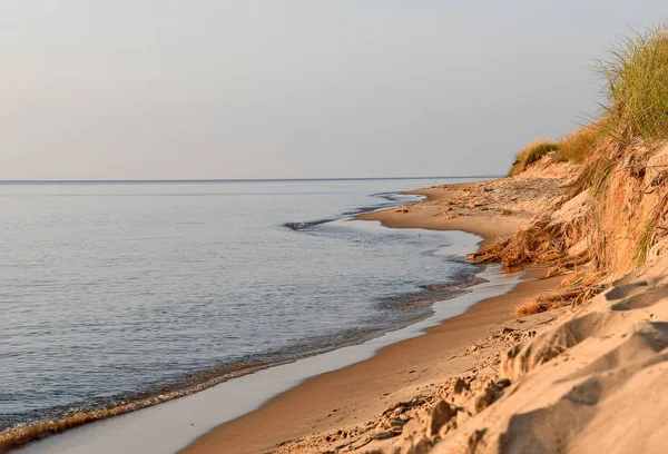 Linia brzegowa jeziora Michigan z wydm — Zdjęcie stockowe