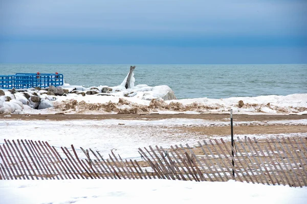Plaży Jeziora Michigan Śniegu Lodu Sand Skały — Zdjęcie stockowe
