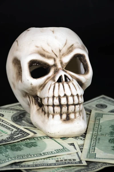 Menschlicher Schädel Auf Einer Amerikanischen Papiergeldsammlung — Stockfoto