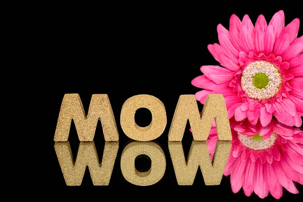 Word Mom Wow Corn Text Black Mirror Reflection Bright Pink — Stock Photo, Image