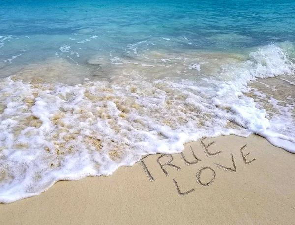 Texto Amor Verdadero Playa Tropical Con Agua Del Océano Acuático —  Fotos de Stock