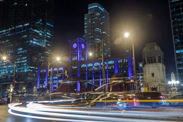 Chicago centro vicino al fiume di notte — Foto Stock