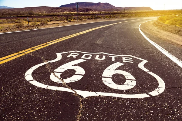 Iconic Route 66 sign in American desert land — Stock Photo, Image
