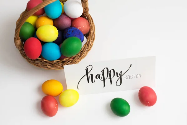 Velikonoční Přání Barevné Velikonoční Vejce Košíku Kaligrafický Nápis Veselé Velikonoce — Stock fotografie