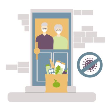  Yaşlılara yiyecek teslimatı yok. Coronavirus, covid-19 konsepti. Kapıdaki yaşlı çift teslimatı almaya gidiyor. Paket teslimatı