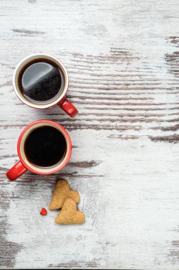 tanımlama bilgileri ve kırmızı kahve fincanı.