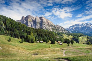 dolomites Alpleri'nde Vadisi