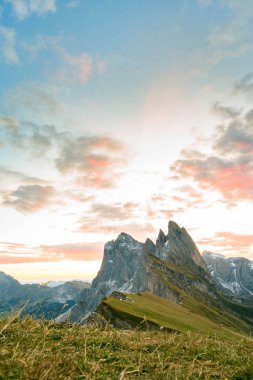 Dolomites dağlarda büyüleyici manzaralar.