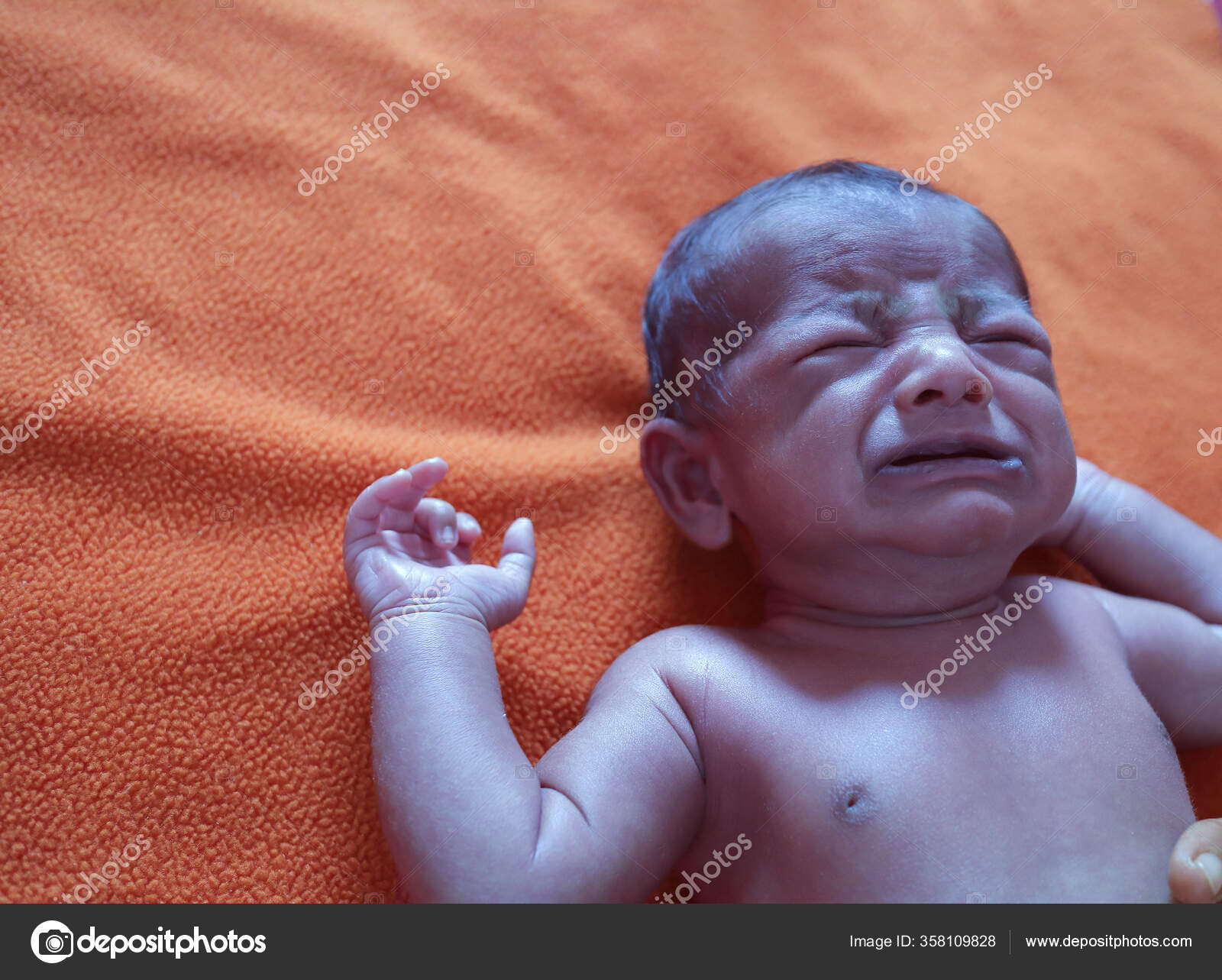 Bebé Recién Si Un Bebe Llora Mucho Bebé Recién Nacido Llora Mucho