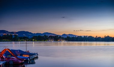 Konstanz Gölü, gece görünümü