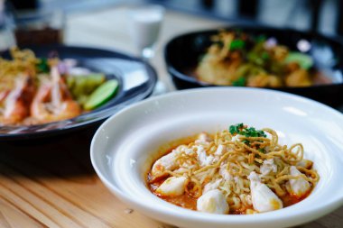 Khao Soi tarifi Tayland gıda