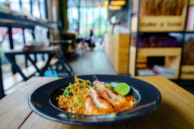 Khao Soi Shirmps Tayland yemekleri tarifi