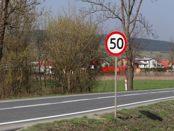 Ограничение Скорости Движения Дорожный Знак Шоссе Безопасность Дорожного Движения — стоковое фото